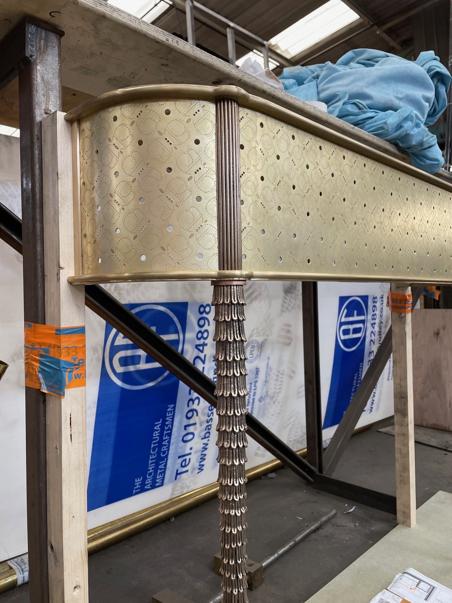 supply only 3table stand